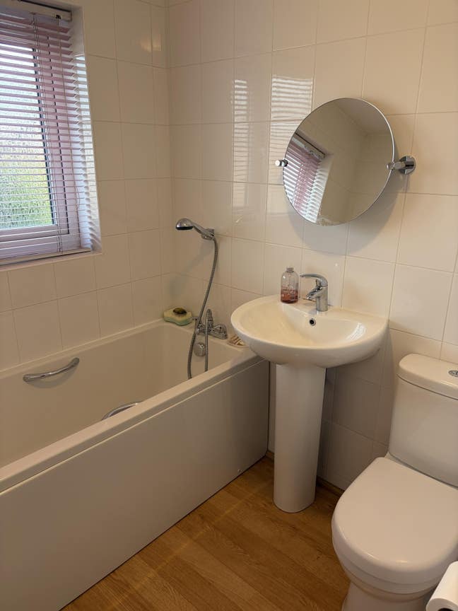 Room in modern house opposite Christie Hospital  Main Photo