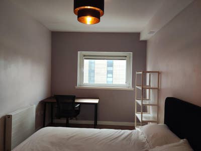 Spacious Double Room + Private Bathroom | Glasgow  Main Photo
