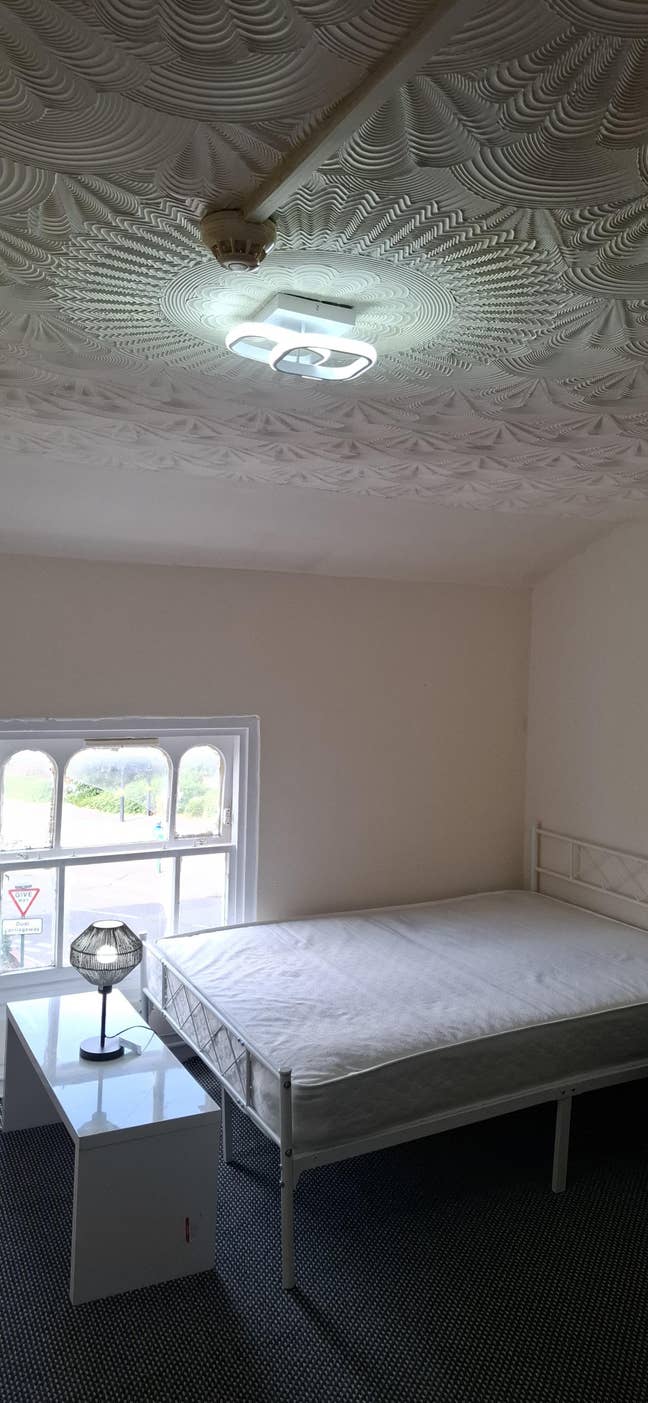 VERY Large double room to let near Jewelery quarte Main Photo