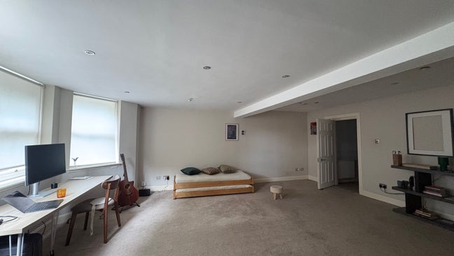 Short-Term Room with Private Bathroom – Glasgow G3 Main Photo