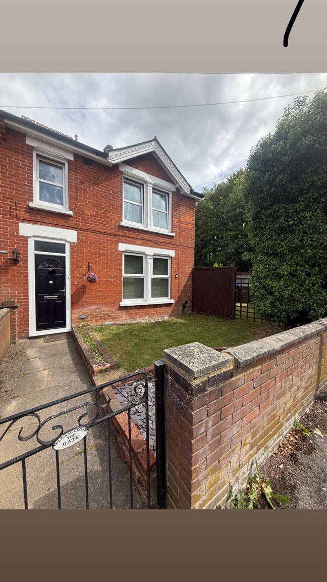 Spacious Double Room Available Main Photo