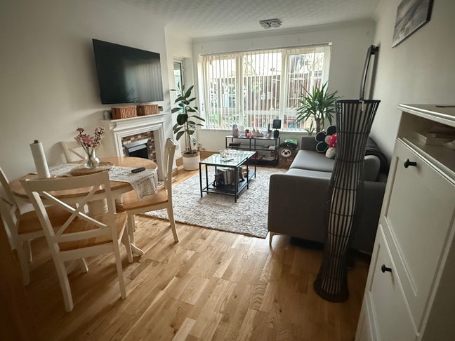 Spacious Furnished Double Room Available – Quinton Main Photo
