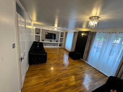 Short-Term Accommodation in Woolwich SE18 Main Photo