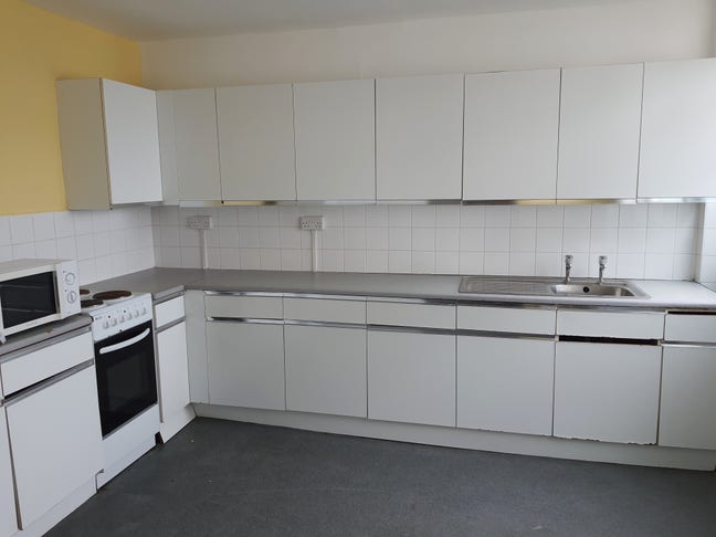 Rooms to Let in a Large Shared Flat – Roehampton Main Photo