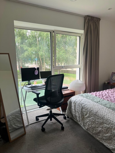 Spacious Room Available in East Village! Main Photo