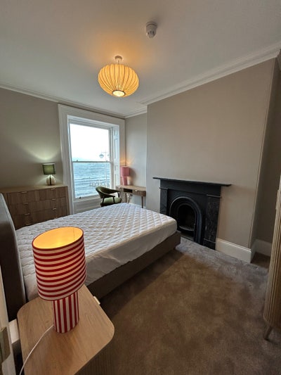 Beautiful Newly Furnished Double Room seafront  Main Photo
