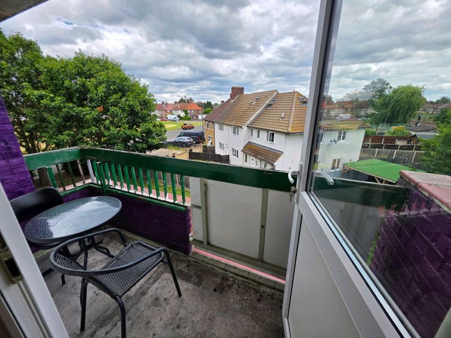 Beautiful 2 Bed Flat - All Bills Included Main Photo