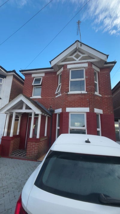 Beautiful 5 Bedroom House In Winton Main Photo