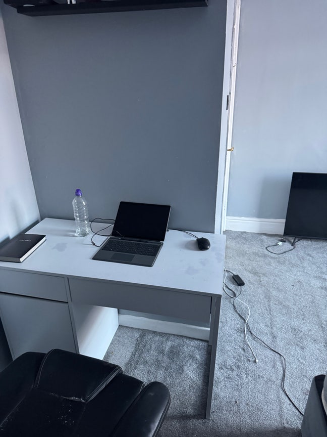 Room for rent  Main Photo