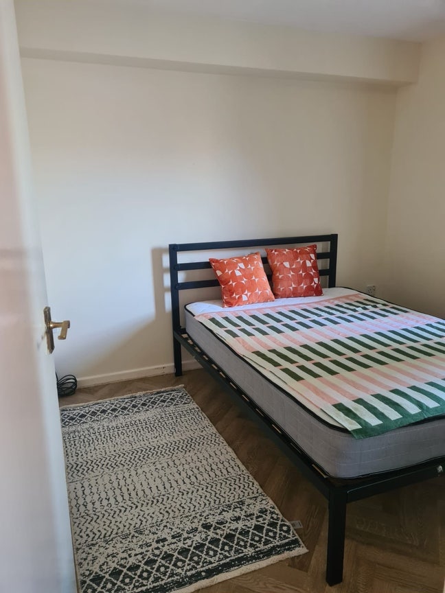 2 Bedrooms flat| 5 Mins Drive from Swindon station Main Photo