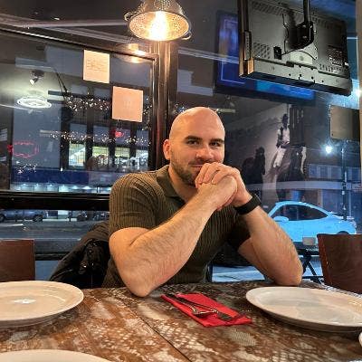 I am a professional male aged 33. I am lookin... Main Photo