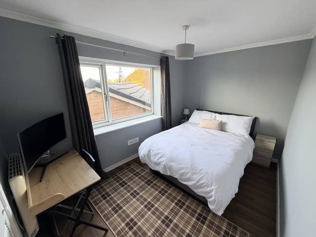 Bright double room, all bills inc, Scawsby Main Photo