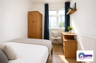 Double Room in Westferry with View on Canary Wharf Main Photo
