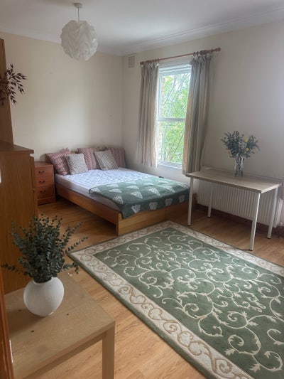Very large double room in clean house share Main Photo