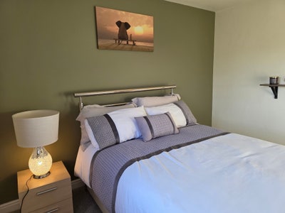 Modern Double Room in Spacious Detached House Main Photo