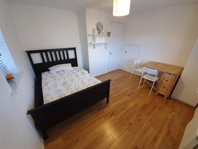 Double room with private bathroom near station Main Photo