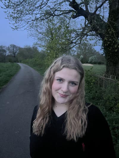 Student Female seeks a single or double room Main Photo