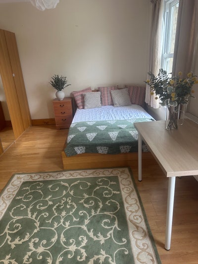 Large and comfortable furnished double room  ☀️ Main Photo