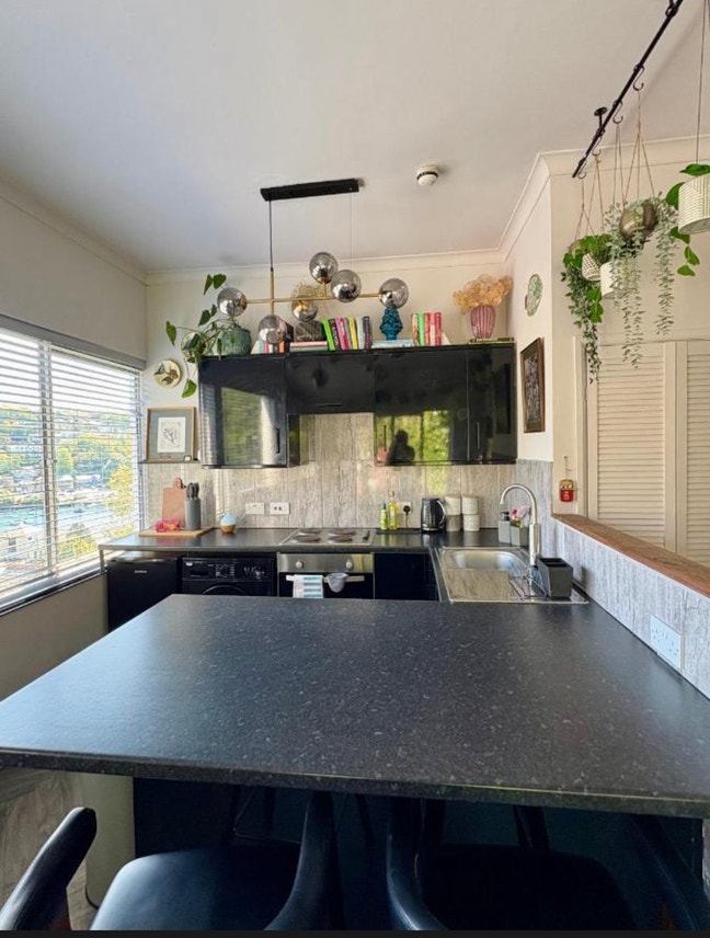 Spacious 1-Bedroom Apartment Main Photo