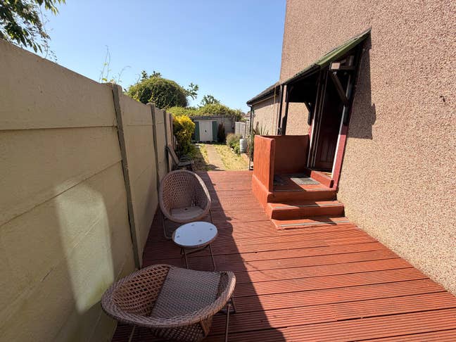 Spacious two-bedroom first floor flat with garden Main Photo