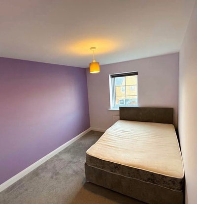 Bright & Spacious Double Room Available Main Photo
