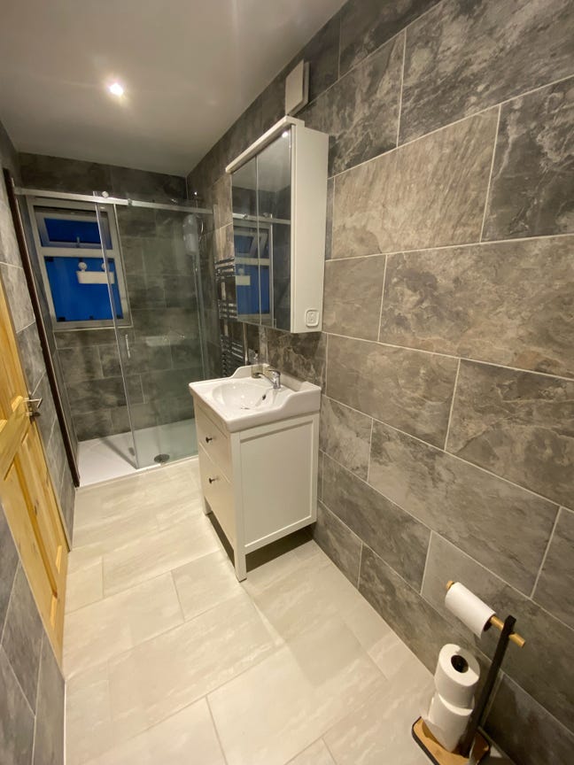 Studio flat available Main Photo