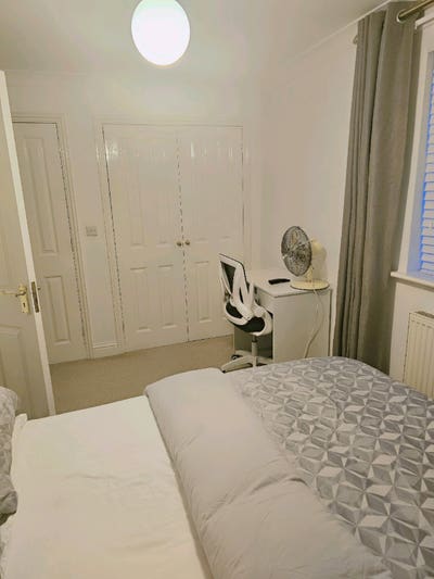 A well furnished Kingsize bed Ensuite Double room  Main Photo