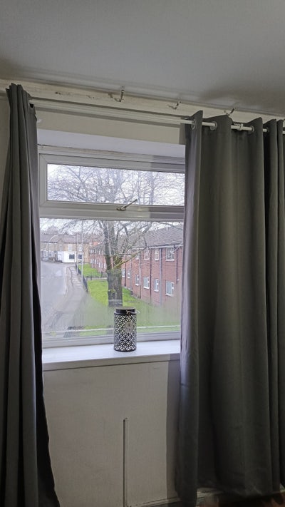 Furnished Room Available in Oldham Main Photo