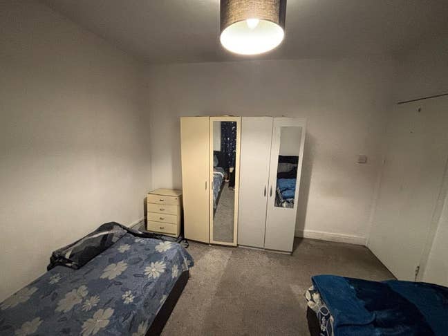 1 Bed available sharing In a house Main Photo