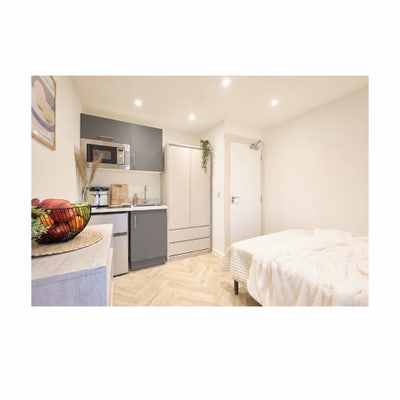 Studio-style En-suite room Private Kitchenette Main Photo