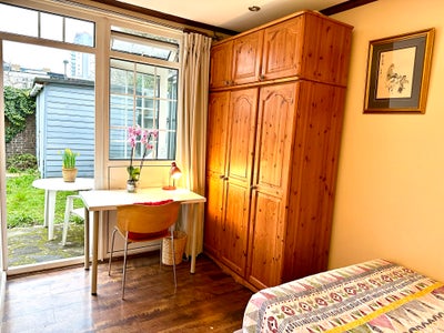 Cozy Double,Garden,Canary Wharf, South Quay. Main Photo