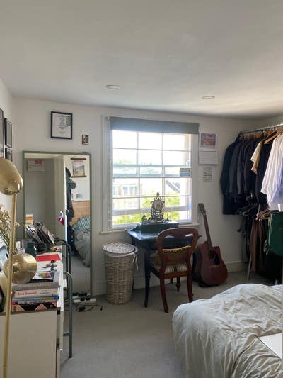 Lovely Room in Creative Islington Flat  Main Photo