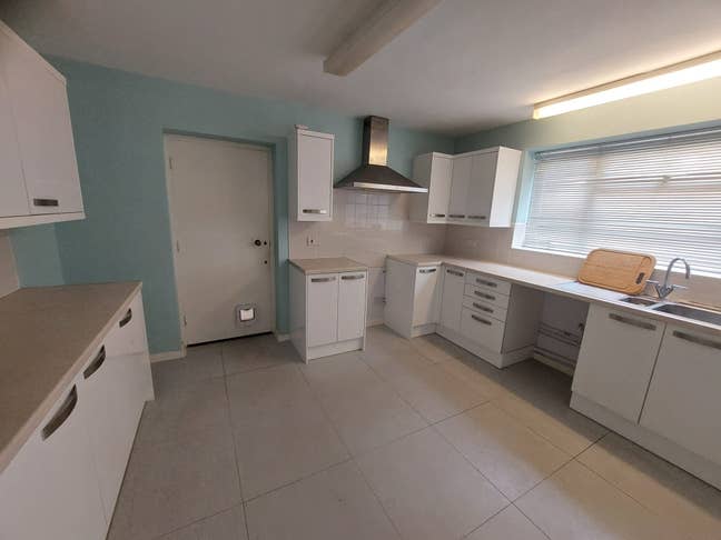 Rooms from &pound;350 PCM INC Bills in Sutton Coldfield Main Photo
