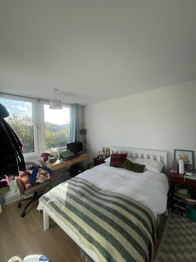 Double Room in Putney Flat Main Photo