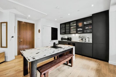 Bright spacious 1-bed apartment w/balcony Main Photo