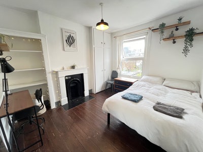  (&pound;750 Rent + &pound;150 Bills) 1 x bedroom available  Main Photo