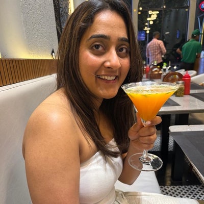Professional Female seeks a double room Main Photo