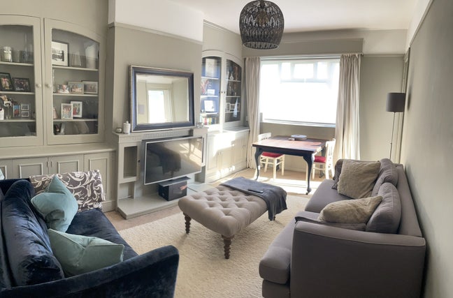 2 Bedroom Flat Parsons Green Main Photo