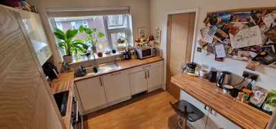 Spacious Double Room to Rent in West Didsbury Main Photo