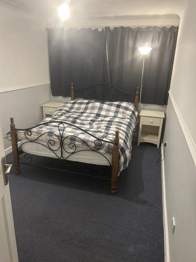 Large double room in newly renovated quiet house Main Photo