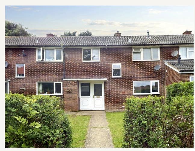 Double bed room - Stevenage Main Photo