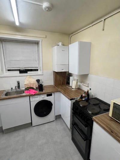 Renovated 1 bed flat 5 minutes near Abbey Wood Main Photo