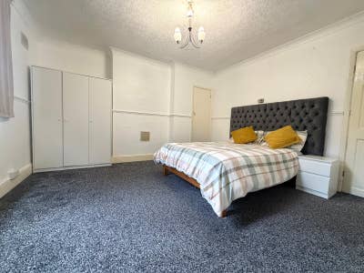 Lovely Rooms in Beckton | Couples Welcome Main Photo