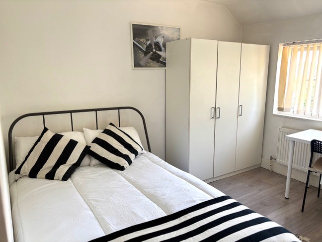 Double Room &pound;750 Main Photo