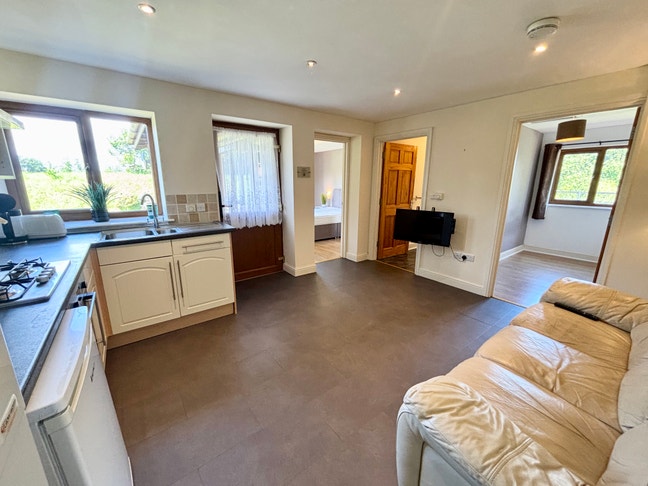 Two bed unfurnished apartment Main Photo