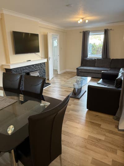 Modern 3-Bedroom Home Share - All Bills Included Main Photo