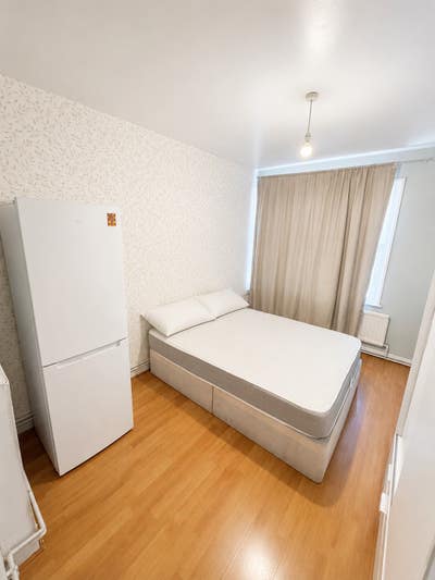 Double Room in Aldgate|All bills incl|Couples ok. Main Photo