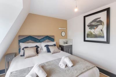 Brand New 8-Bed House | 5 Mins to Camden Town St Main Photo