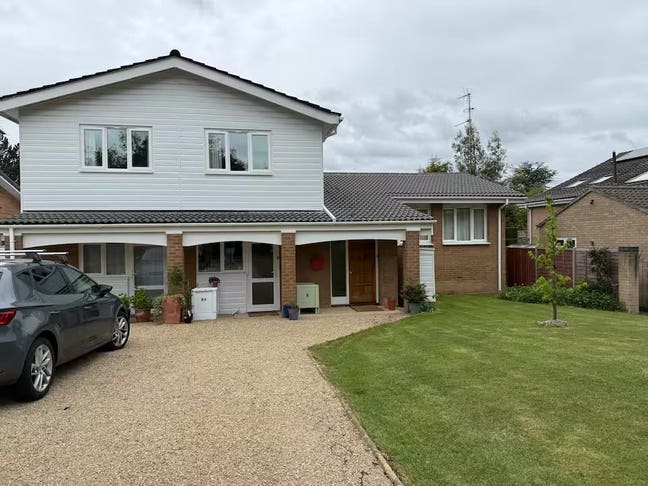 2 large ensuite rooms within spacious property  Main Photo