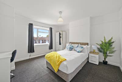 Acton 72 - Beautiful Home & Garden *Reduced Rent* Main Photo